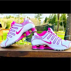 Womens Nike shox